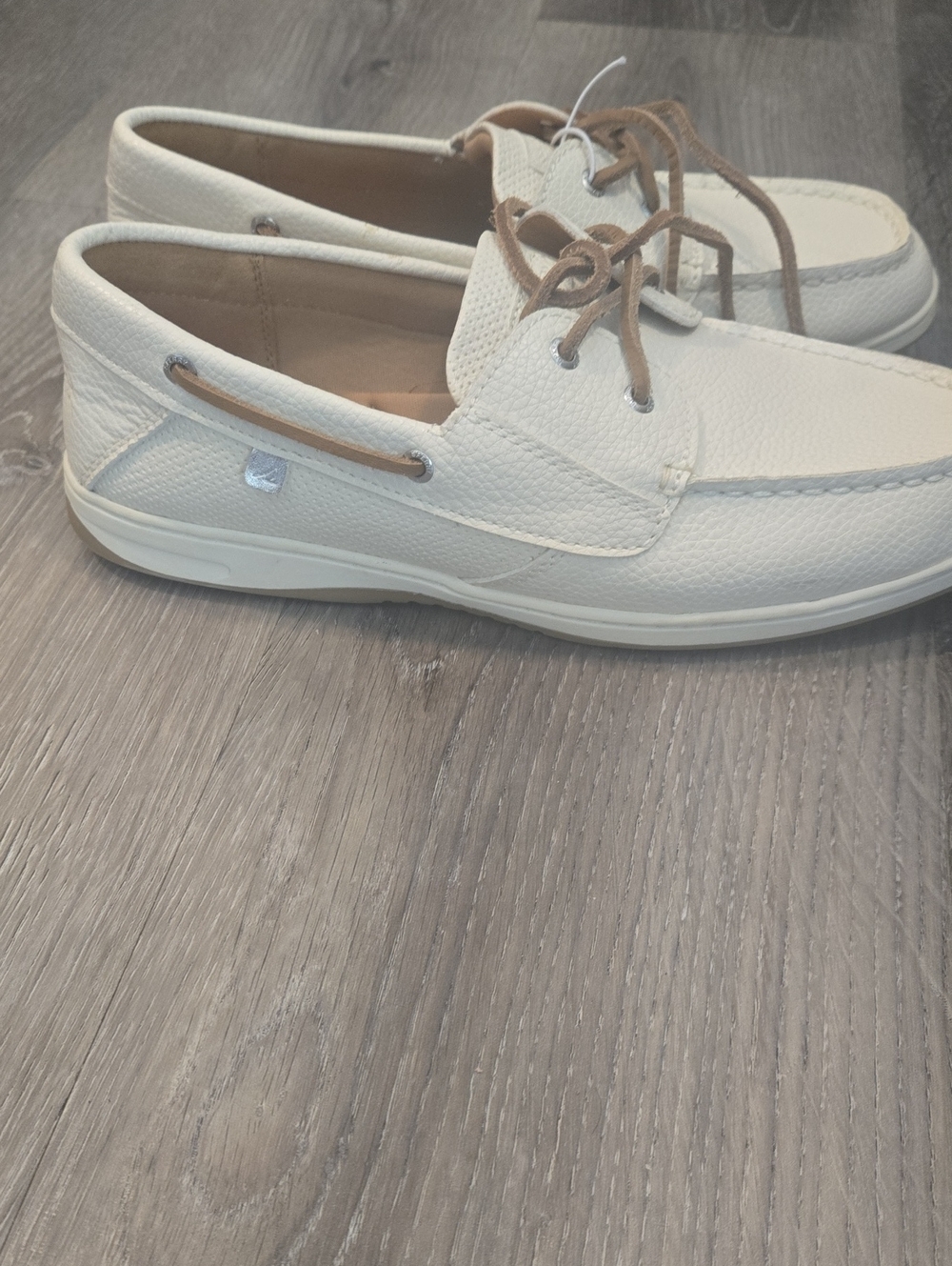 Sperrys Womens Size 10 White Boat Shoes with Tan Laces